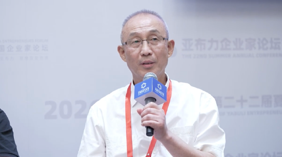 新基讯科技董事长曹强：小黄鸭	、Labubu等产品向消费级AI方向演进